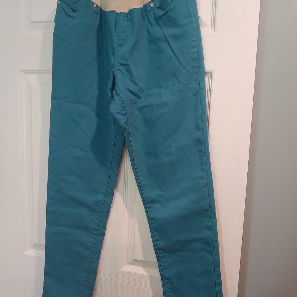 XL Maternity crops